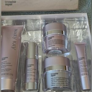 Mary Kay Timewise Repair Skincare Set - Rose Pink and Silver